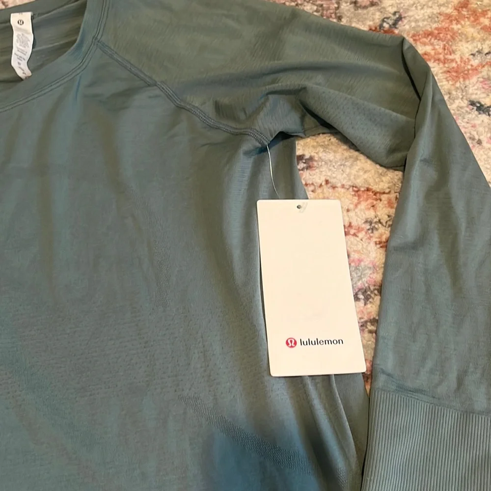 Lululemon tech long sleeve - Picture 2 of 5